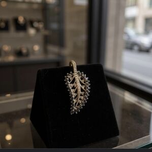 GRP 925 Thailand Blue Sapphire & Diamond Sterling Silver Leaf Pendant